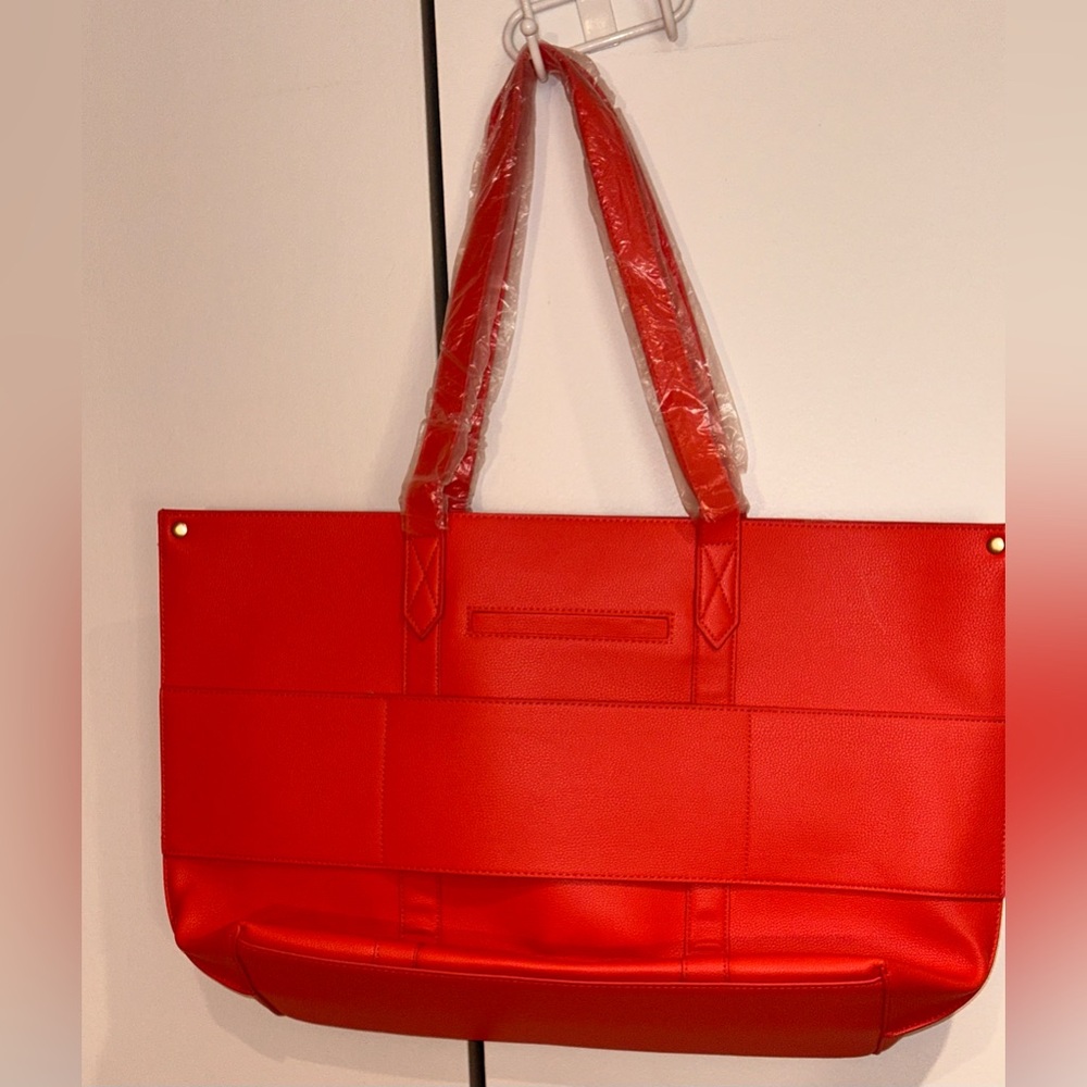 Thirty-One Signature Tote. Pattern Coastal Red - Picture 3 of 15